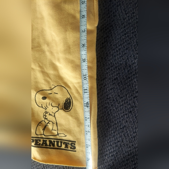 NWT Target Women's Peanuts Snoopy Graphic Jogger Shorts Size XL - Picture 6 of 7